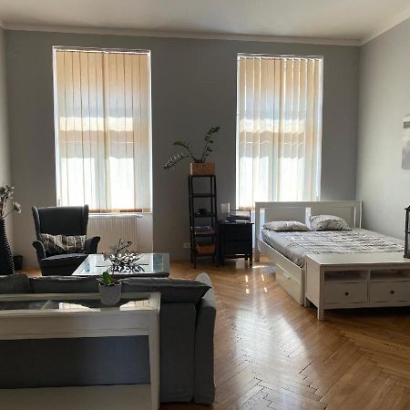 Apartments Cafe No.22 Praga Zewnętrze zdjęcie