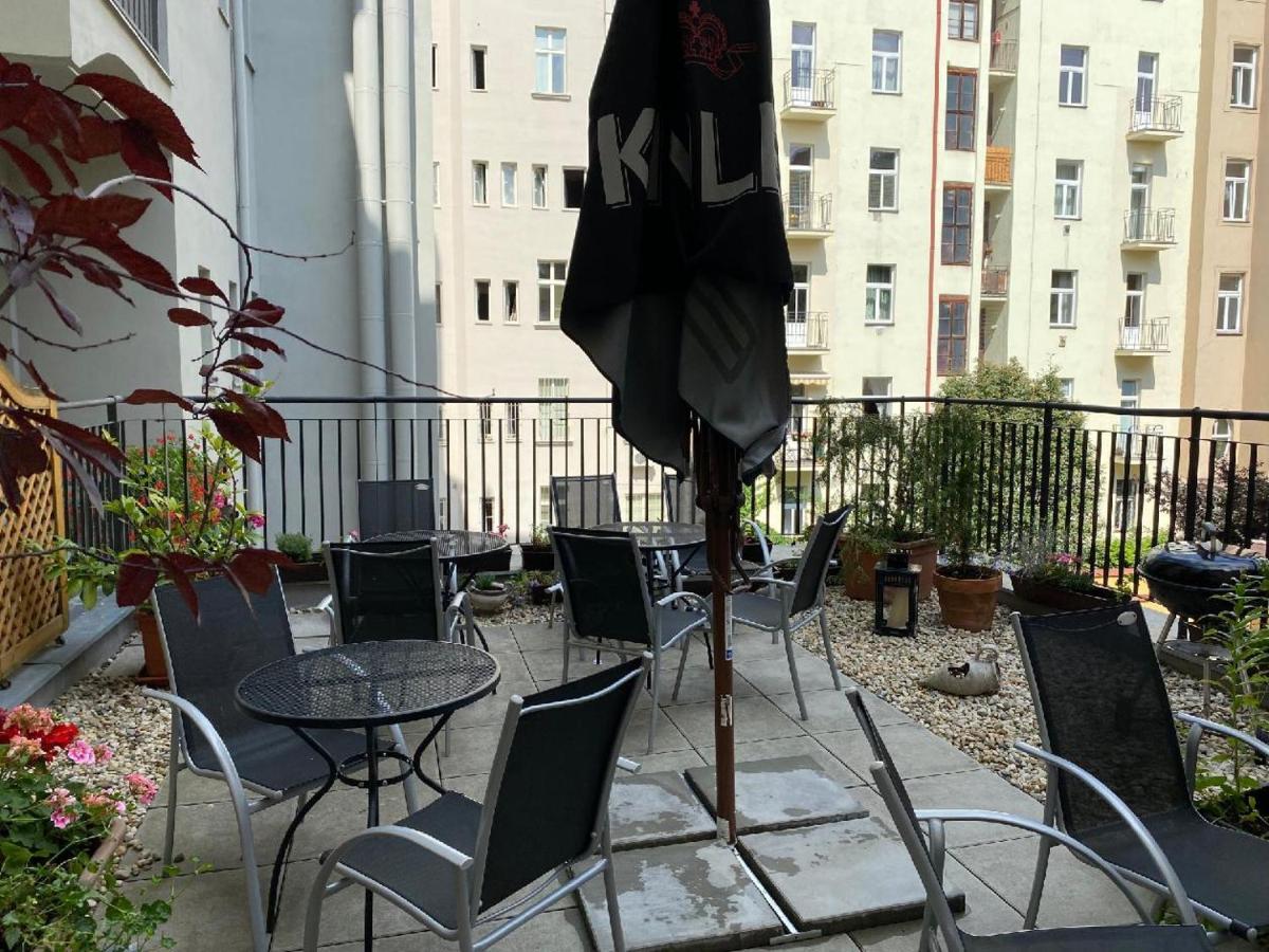 Apartments Cafe No.22 Praga Zewnętrze zdjęcie